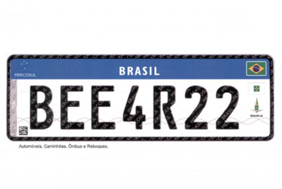 Até o final de 2023, toda a frota de veículos nacionais deverá estar circulando com a nova placa de identificação - Divulgação/Ministério das Cidades