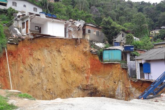 Rio de Janeiro - Deslizamento de terra na BR-040, que liga o Rio de Janeiro a Juiz de fora  -Divulgação/Arquivo Prefeitura de Petrópolis